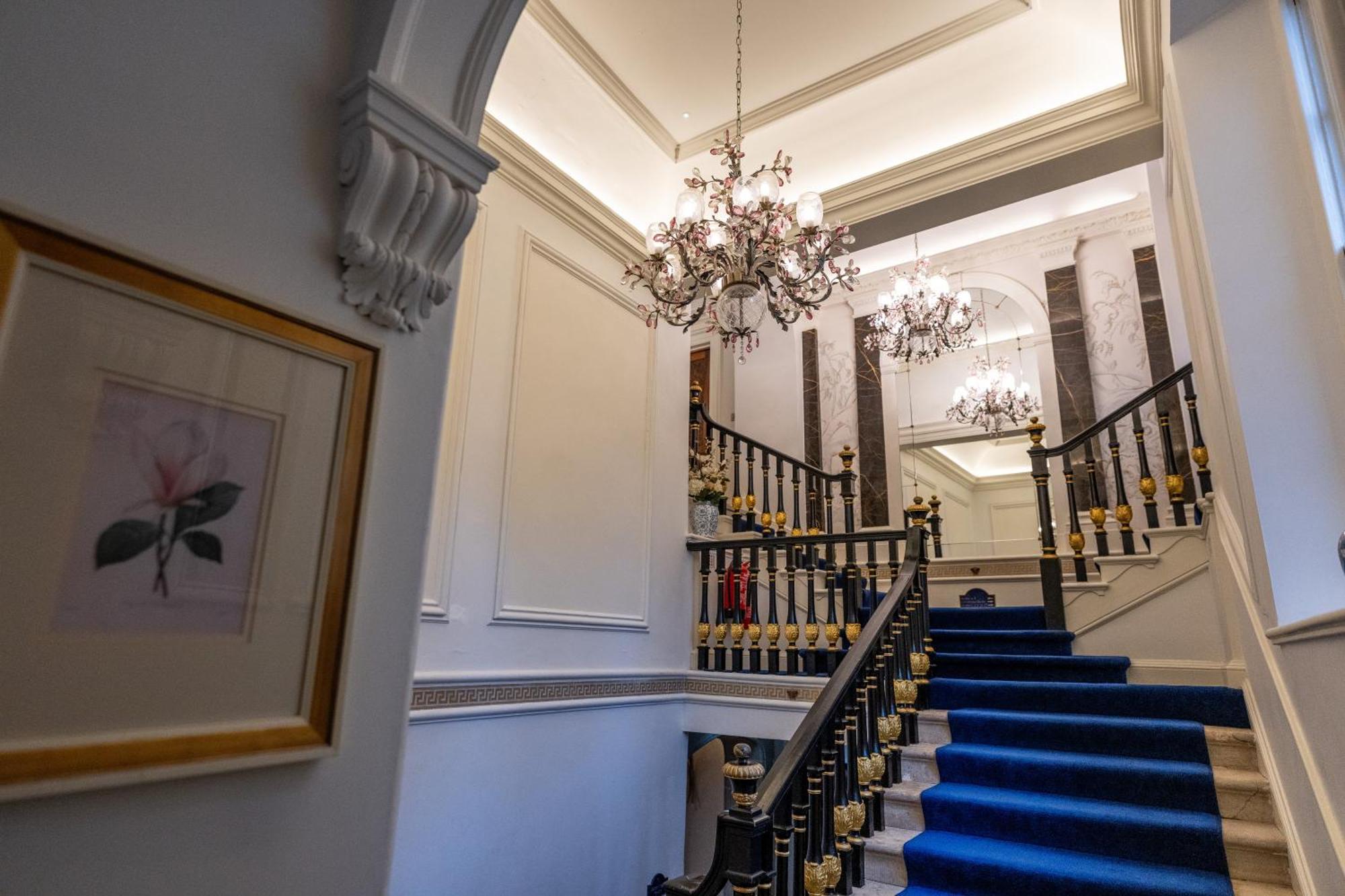 Weston Manor Hotel Luaran gambar
