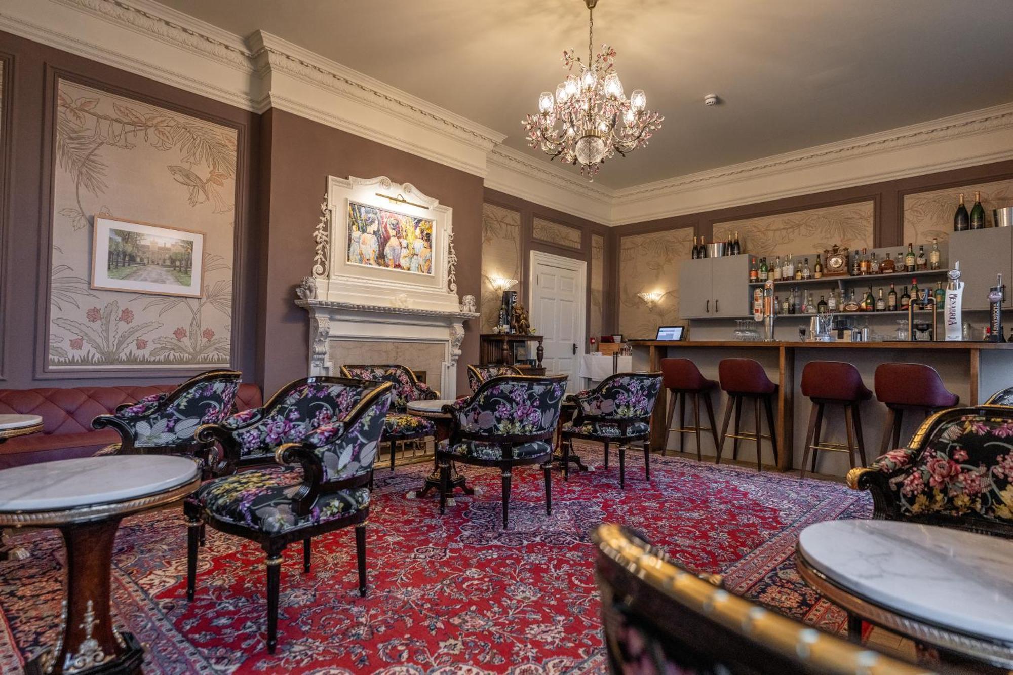 Weston Manor Hotel Luaran gambar