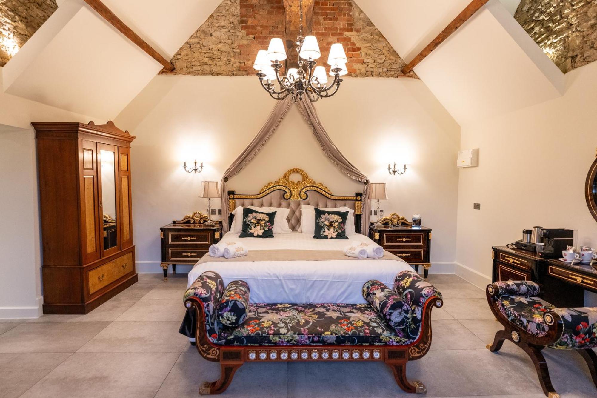 Weston Manor Hotel Luaran gambar