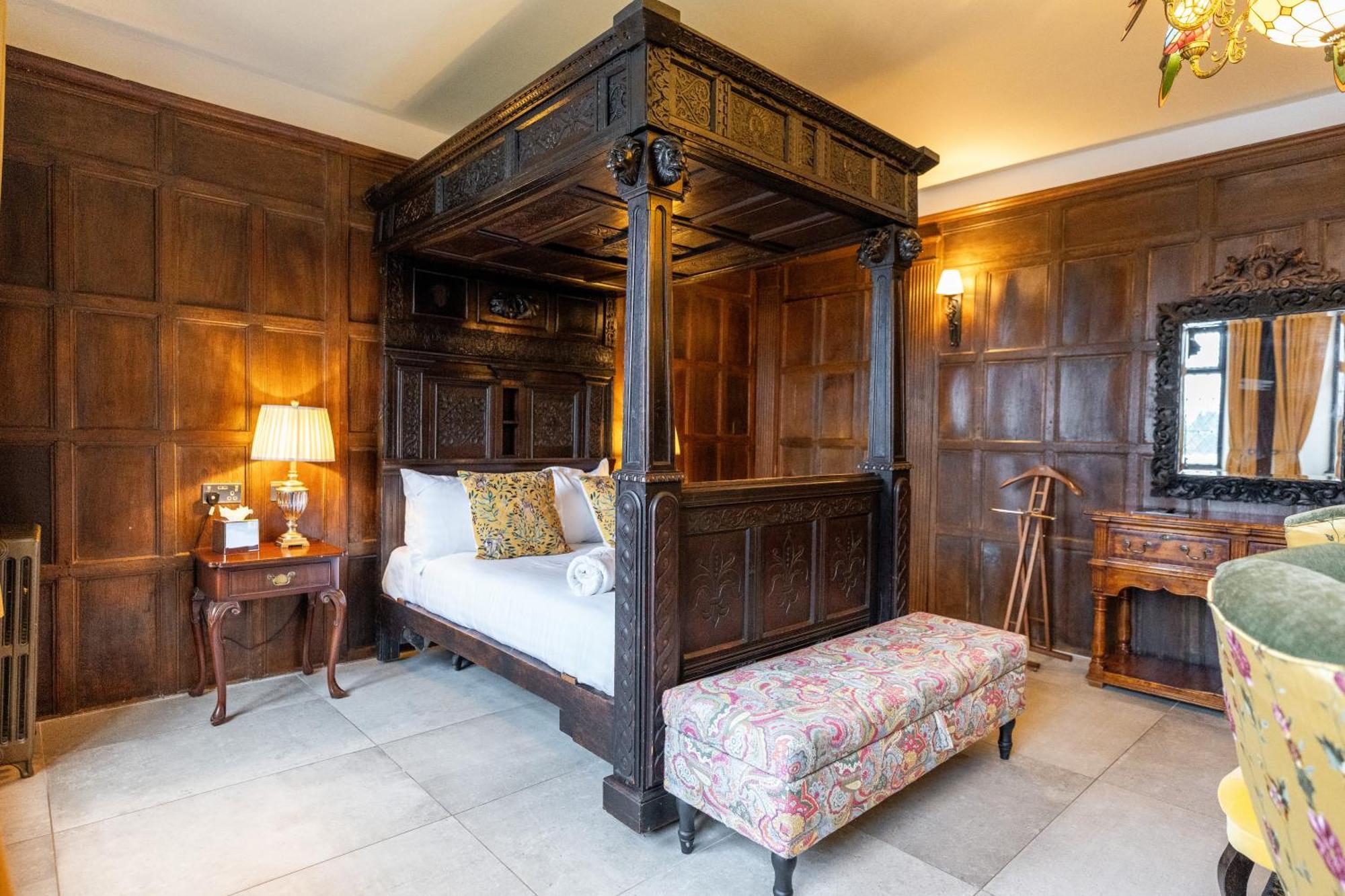Weston Manor Hotel Luaran gambar