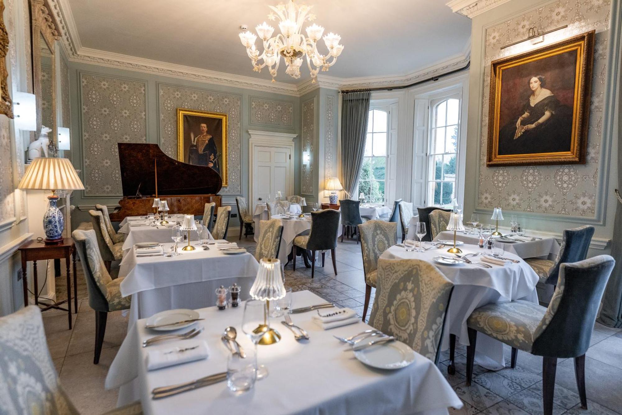 Weston Manor Hotel Luaran gambar