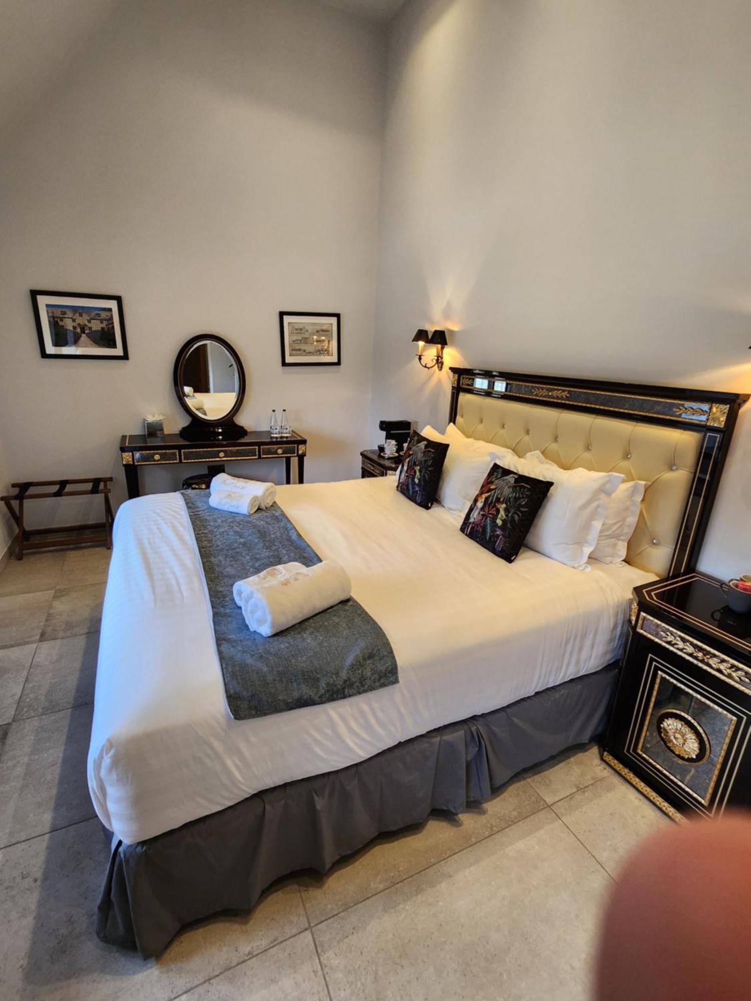 Weston Manor Hotel Luaran gambar