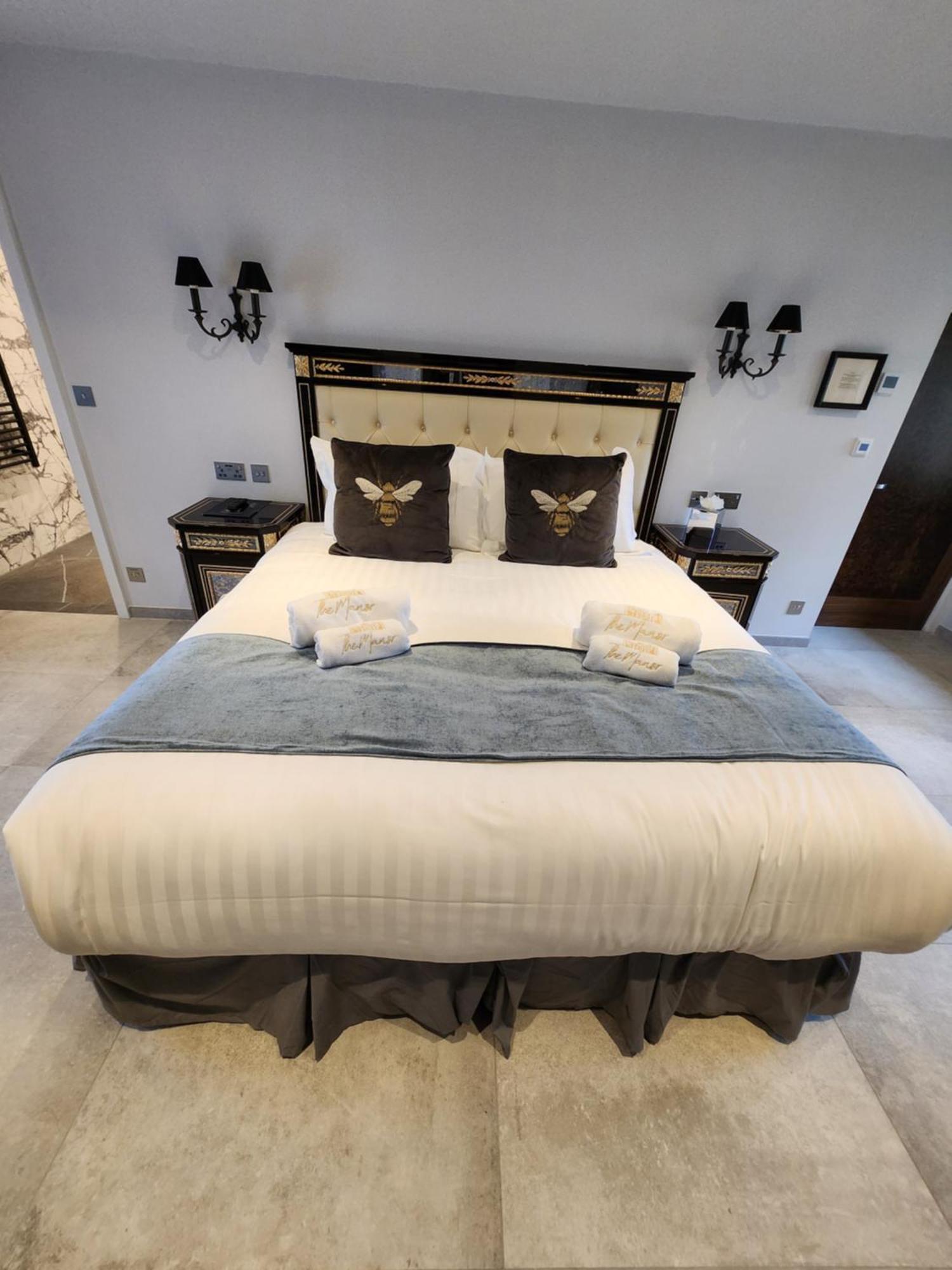 Weston Manor Hotel Luaran gambar
