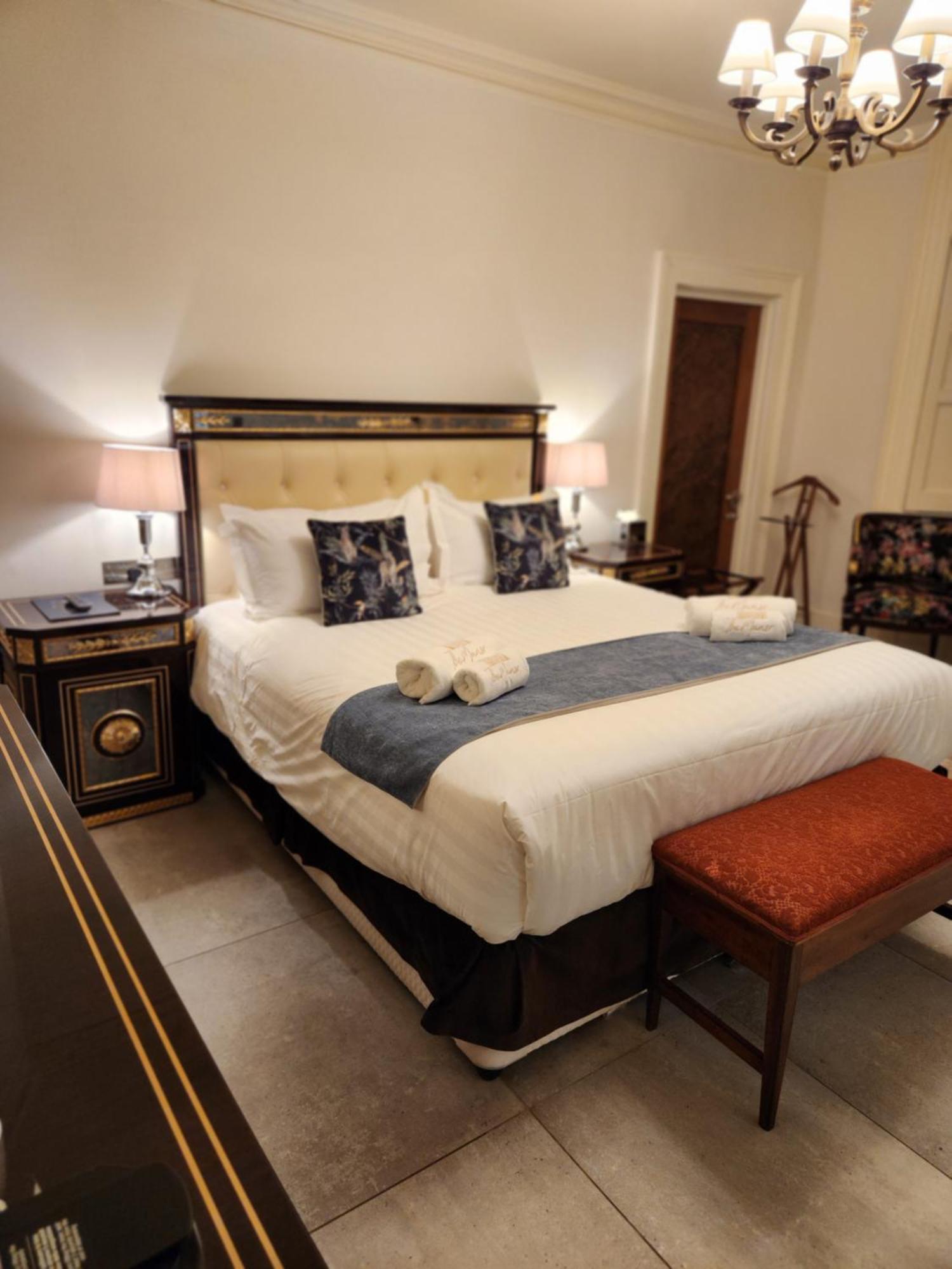 Weston Manor Hotel Luaran gambar