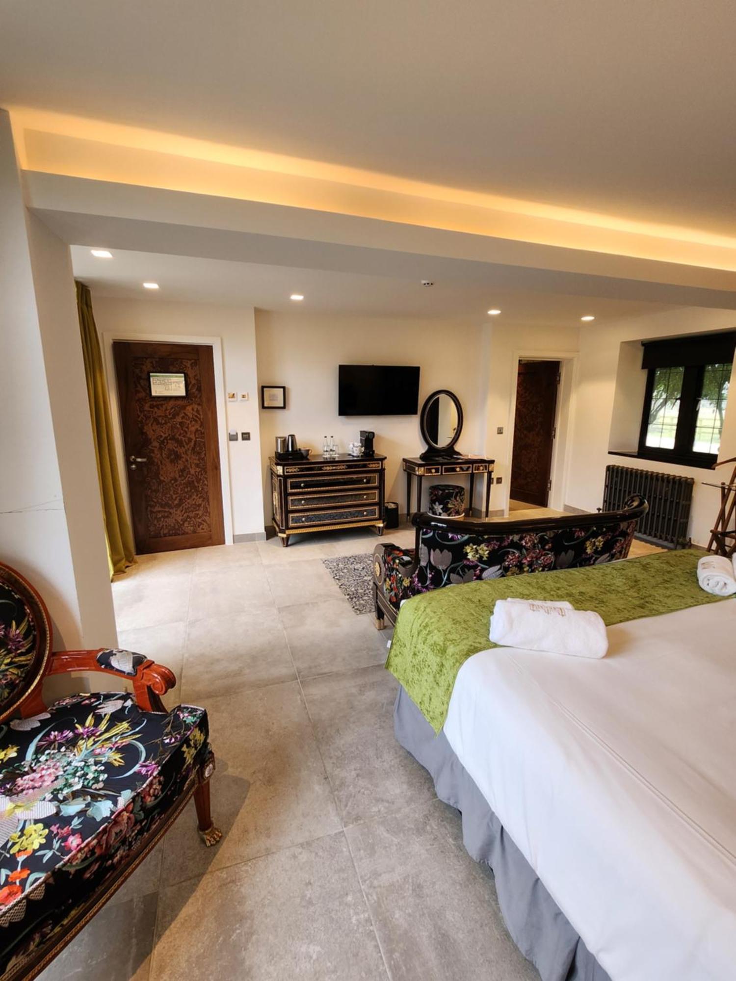 Weston Manor Hotel Luaran gambar